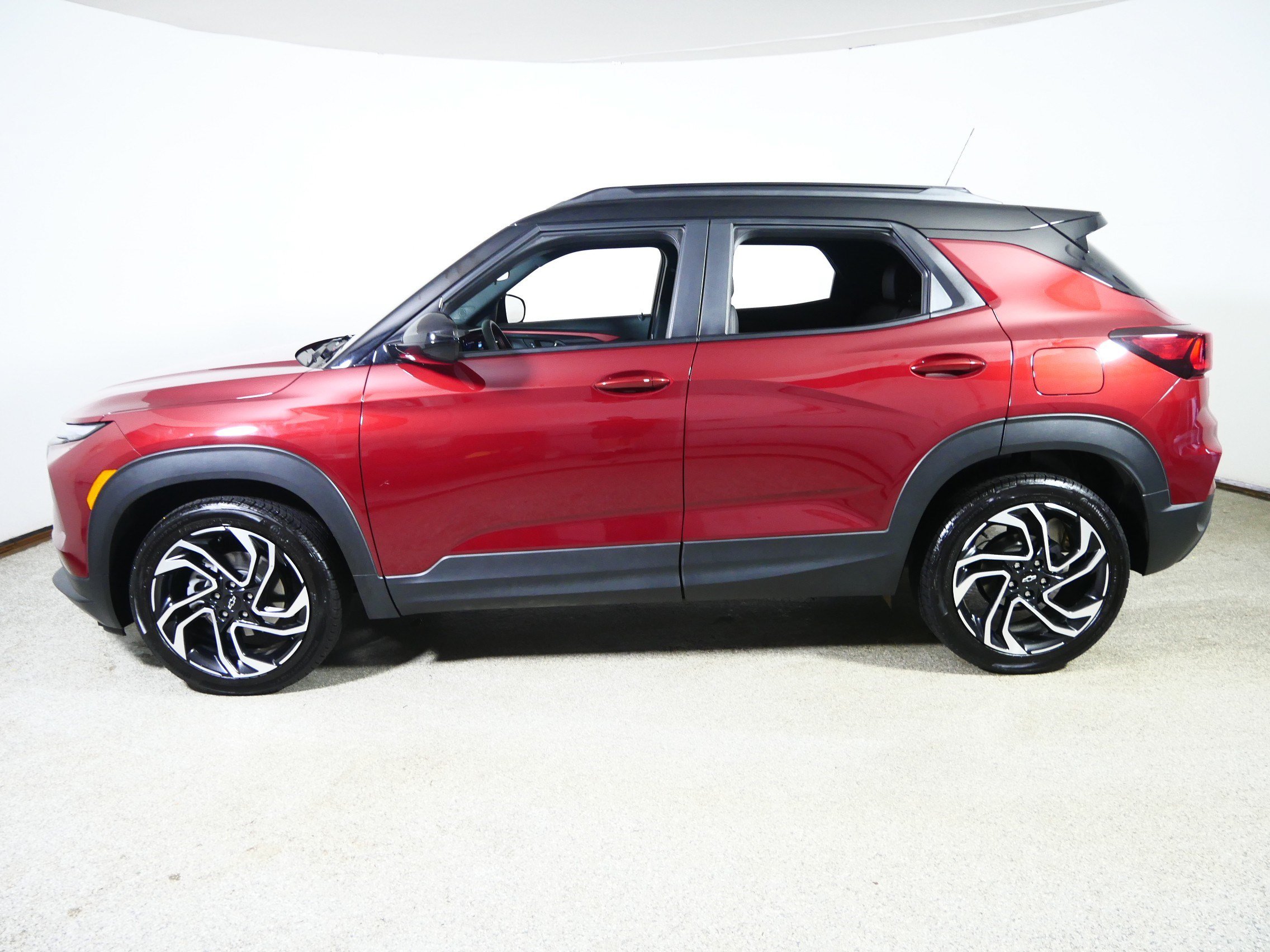 Used 2024 Chevrolet TrailBlazer RS w/ Driver Confidence Package FWD image 4