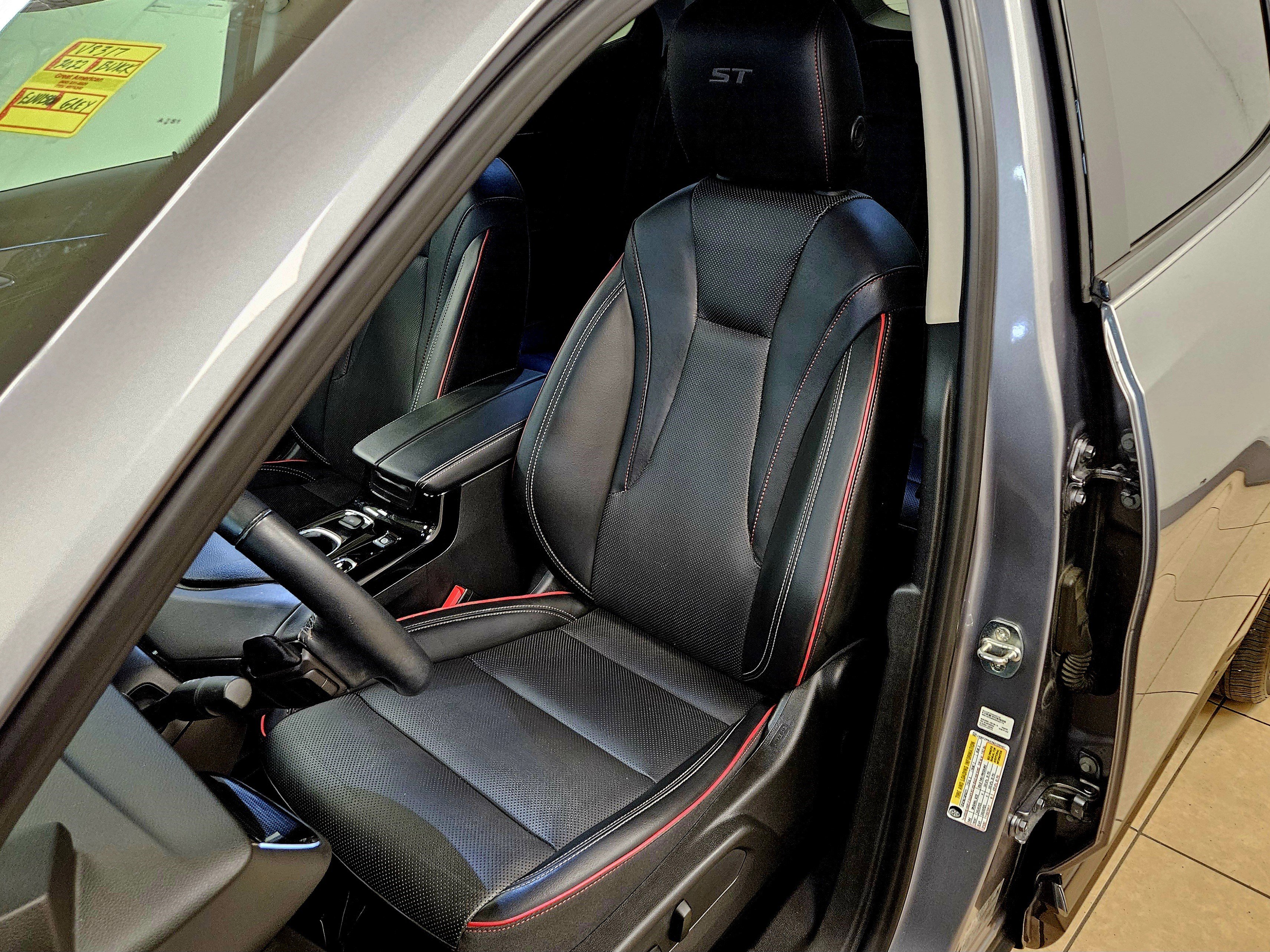 Used 2022 Buick Envision Essence w/ Sport Touring Package image 37