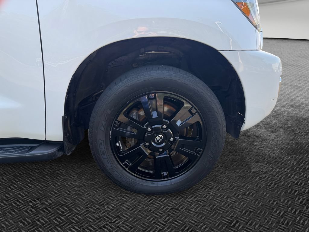 Used 2018 Toyota Sequoia TRD Sport AWD/4WD image 11