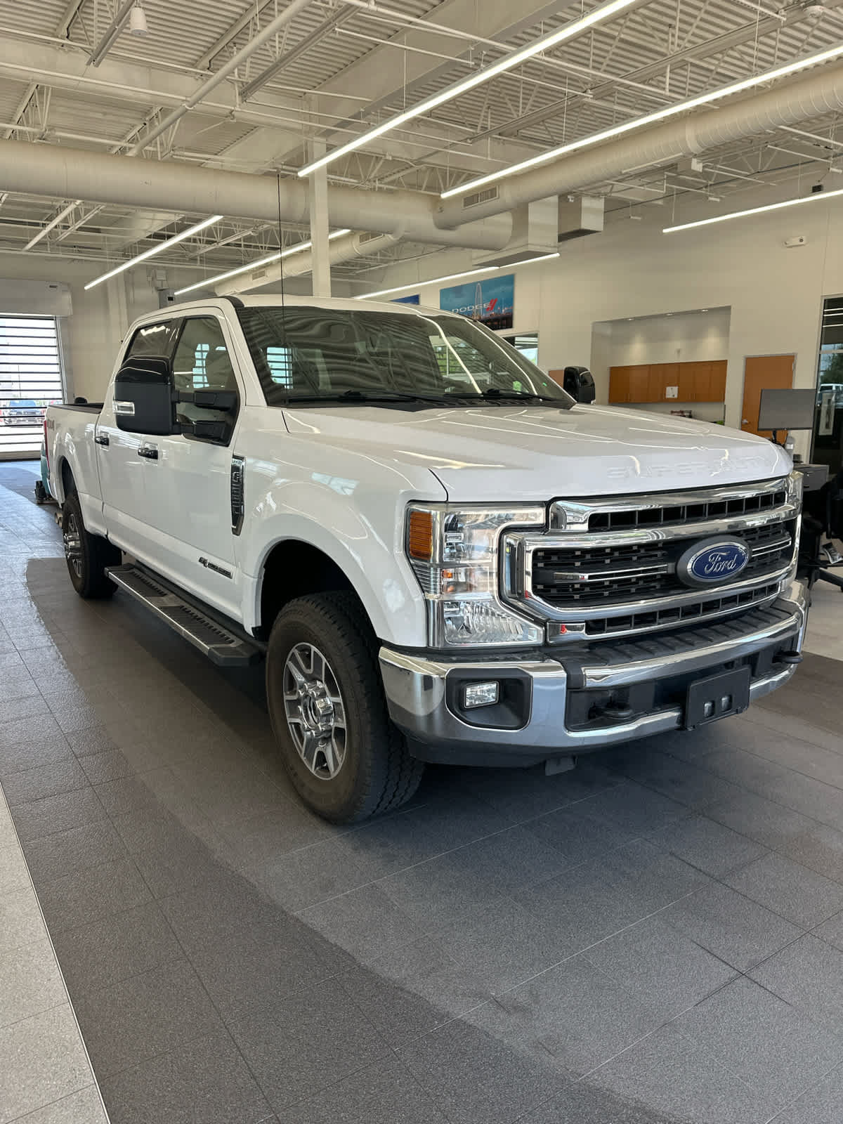 Used 2020 Ford F250 Lariat w/ Lariat Value Package AWD/4WD image 3