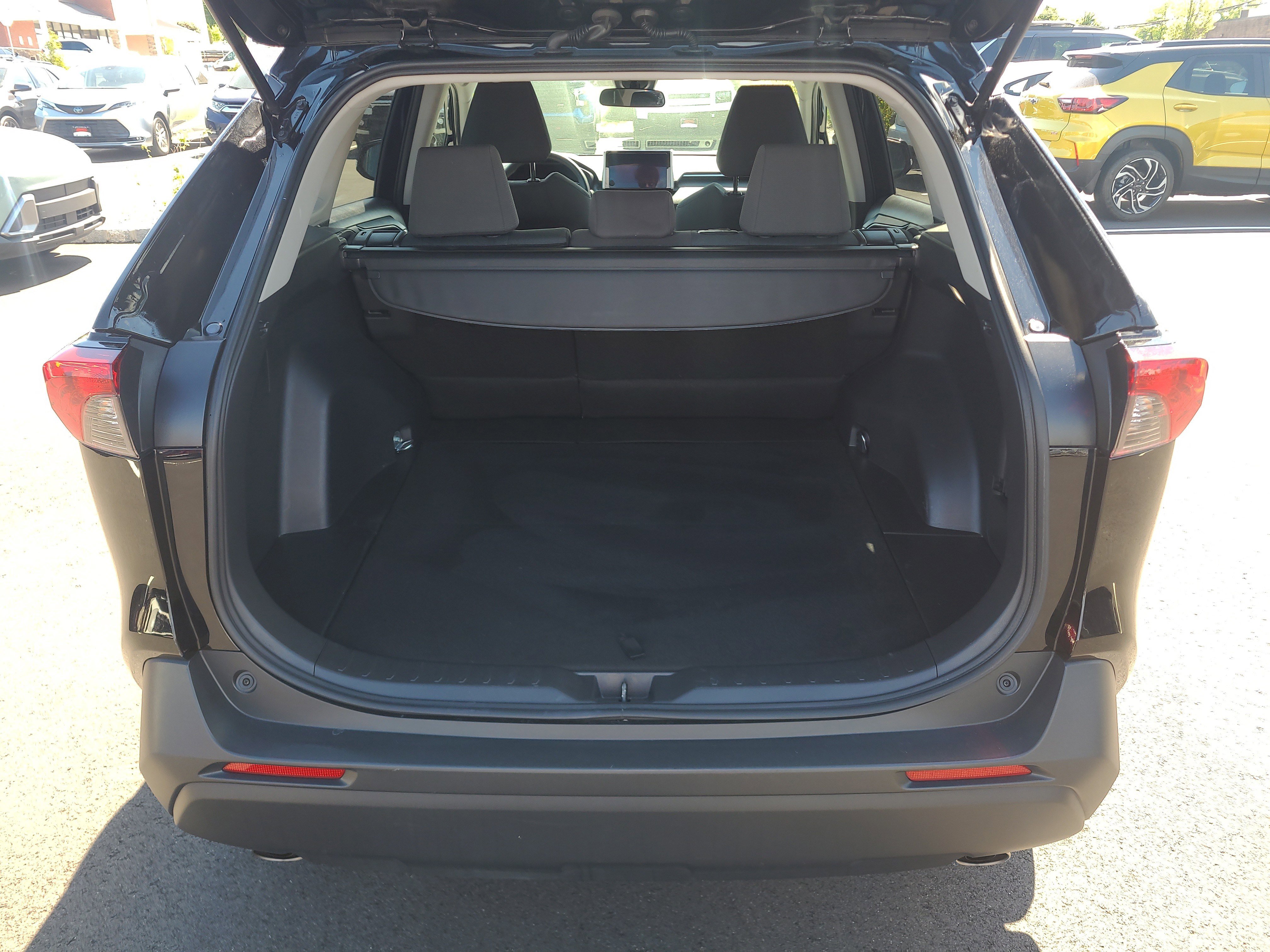 Certified 2025 Toyota RAV4 XLE AWD/4WD image 29