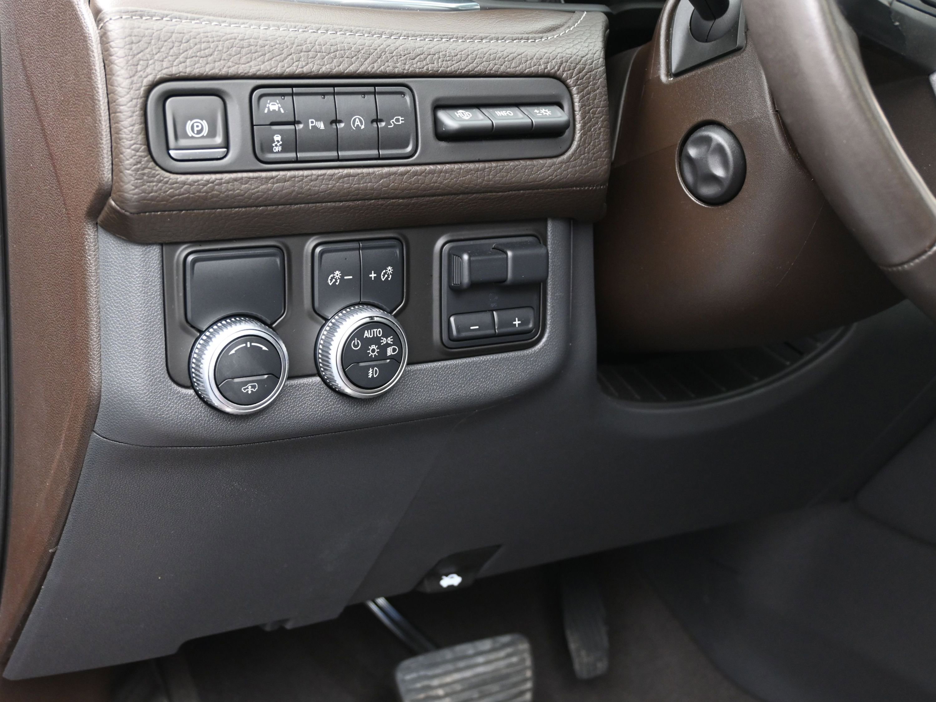 Used 2021 GMC Yukon Denali w/ Denali Ultimate Package image 23