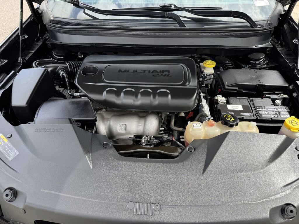 Used 2020 Jeep Cherokee Latitude AWD/4WD image 10