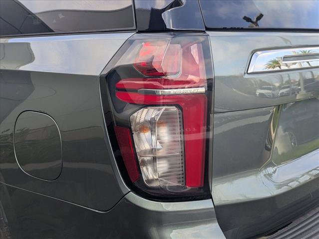Used 2023 Chevrolet Suburban Premier image 10