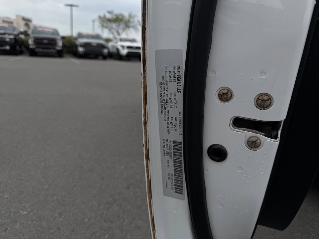 Used 2015 Dodge Challenger R/T w/ Quick Order Package 28B R/T image 31