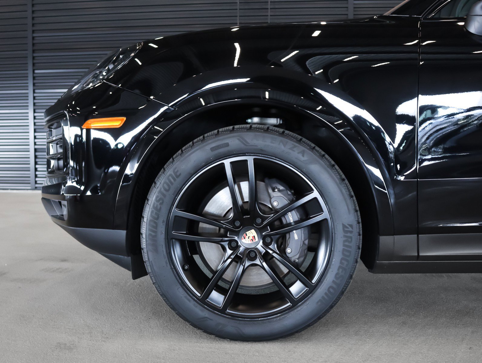 Used 2024 Porsche Cayenne Coupe AWD/4WD image 27