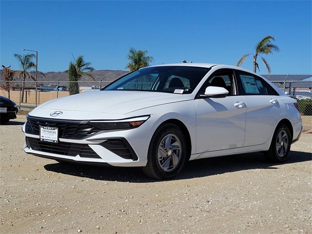 New 2025 Hyundai Elantra SE image 5