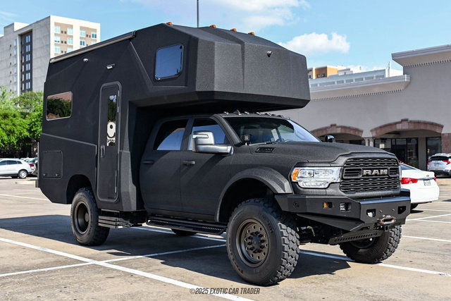 Used 2024 RAM 5500 4x4 Crew Cab image 12