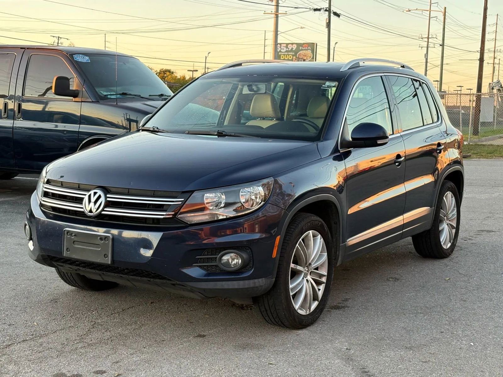 Used 2012 Volkswagen Tiguan SE AWD/4WD image 1