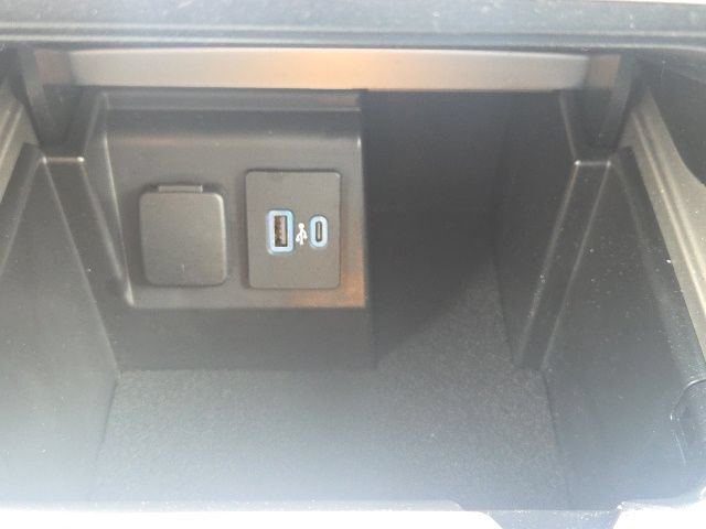 Used 2024 Ford Explorer XLT AWD/4WD image 34