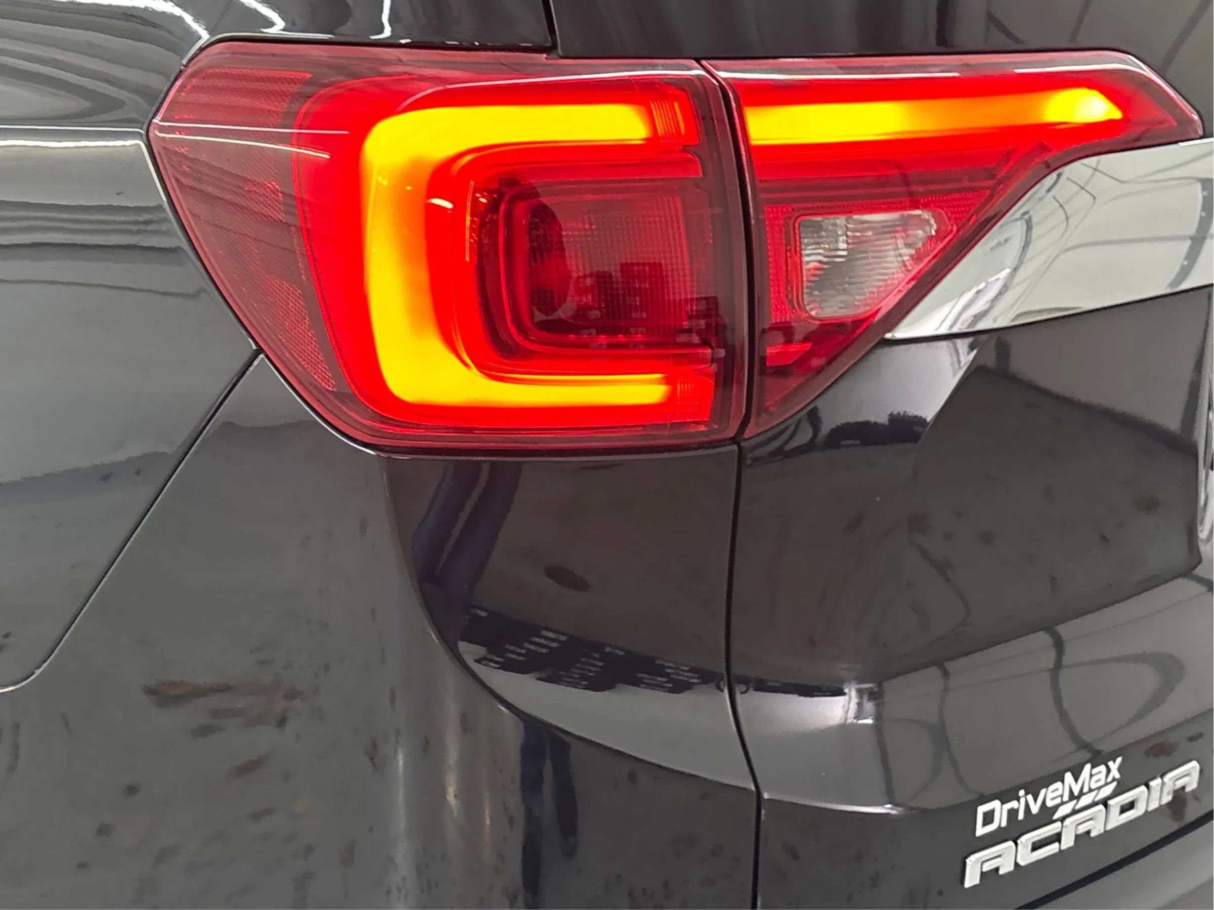 Used 2018 GMC Acadia SLT image 34