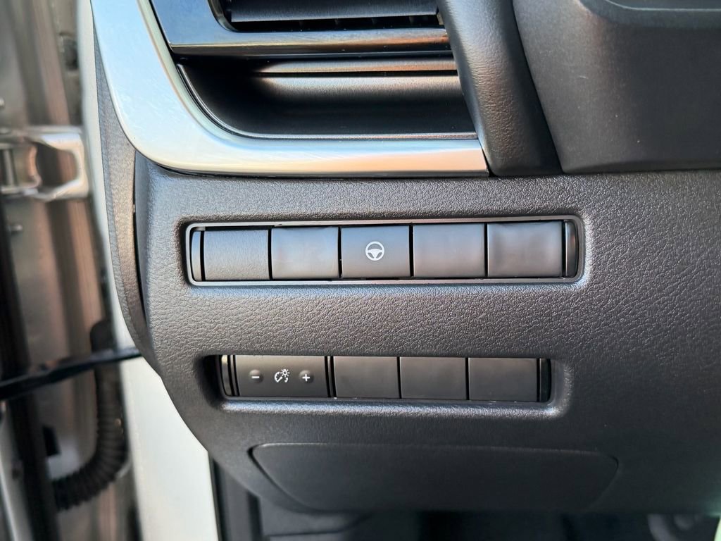 Certified 2022 Nissan Rogue SV AWD/4WD image 27