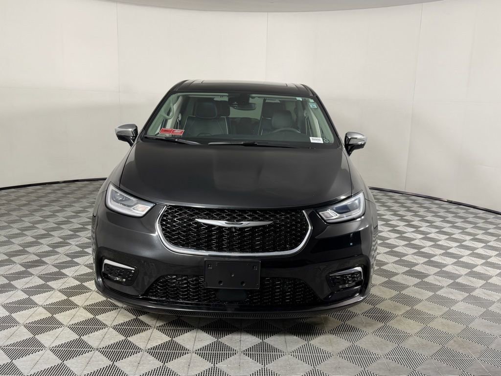 Used 2023 Chrysler Pacifica Limited image 8