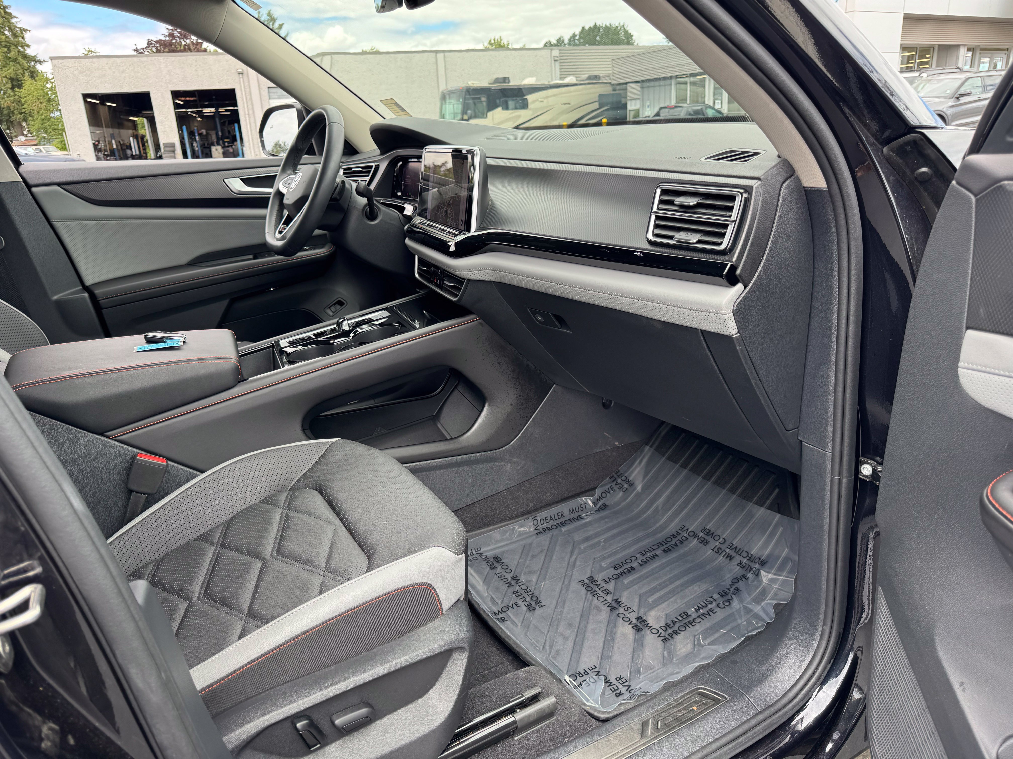 Used 2024 Volkswagen Atlas Peak Edition SEL AWD/4WD image 23