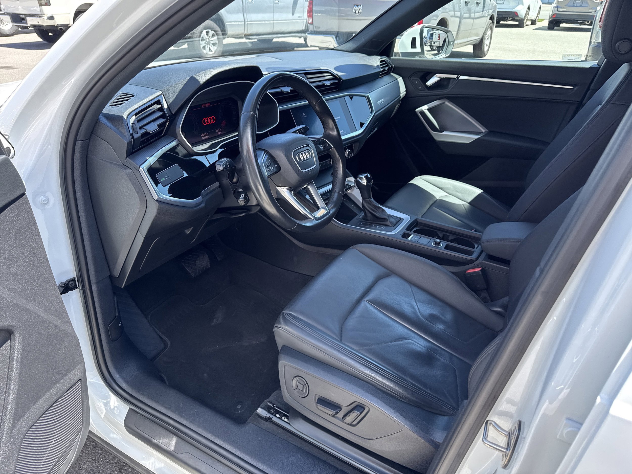 Used 2022 Audi Q3 2.0T Premium AWD/4WD image 2