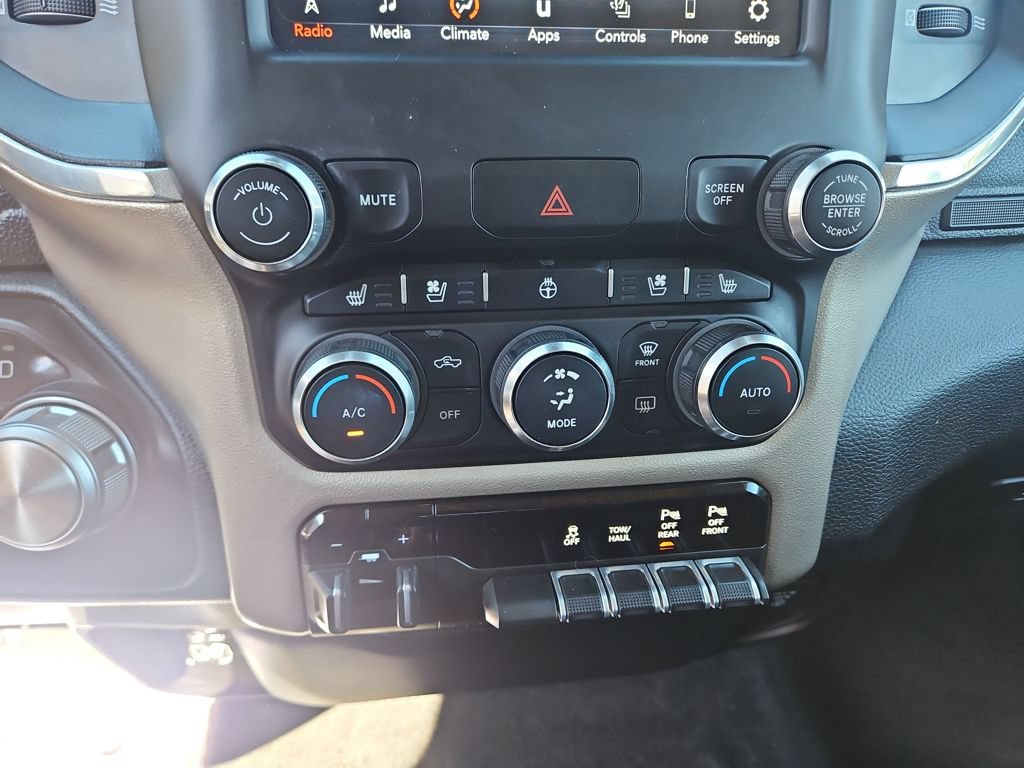 Used 2021 RAM 1500 Laramie AWD/4WD image 19