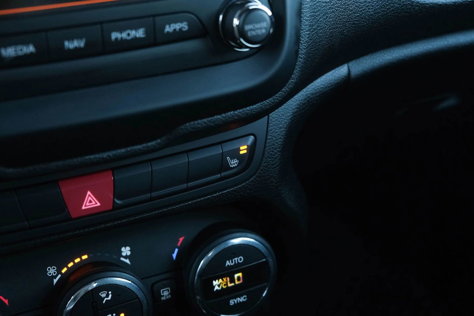 Used 2017 Jeep Renegade Latitude image 42