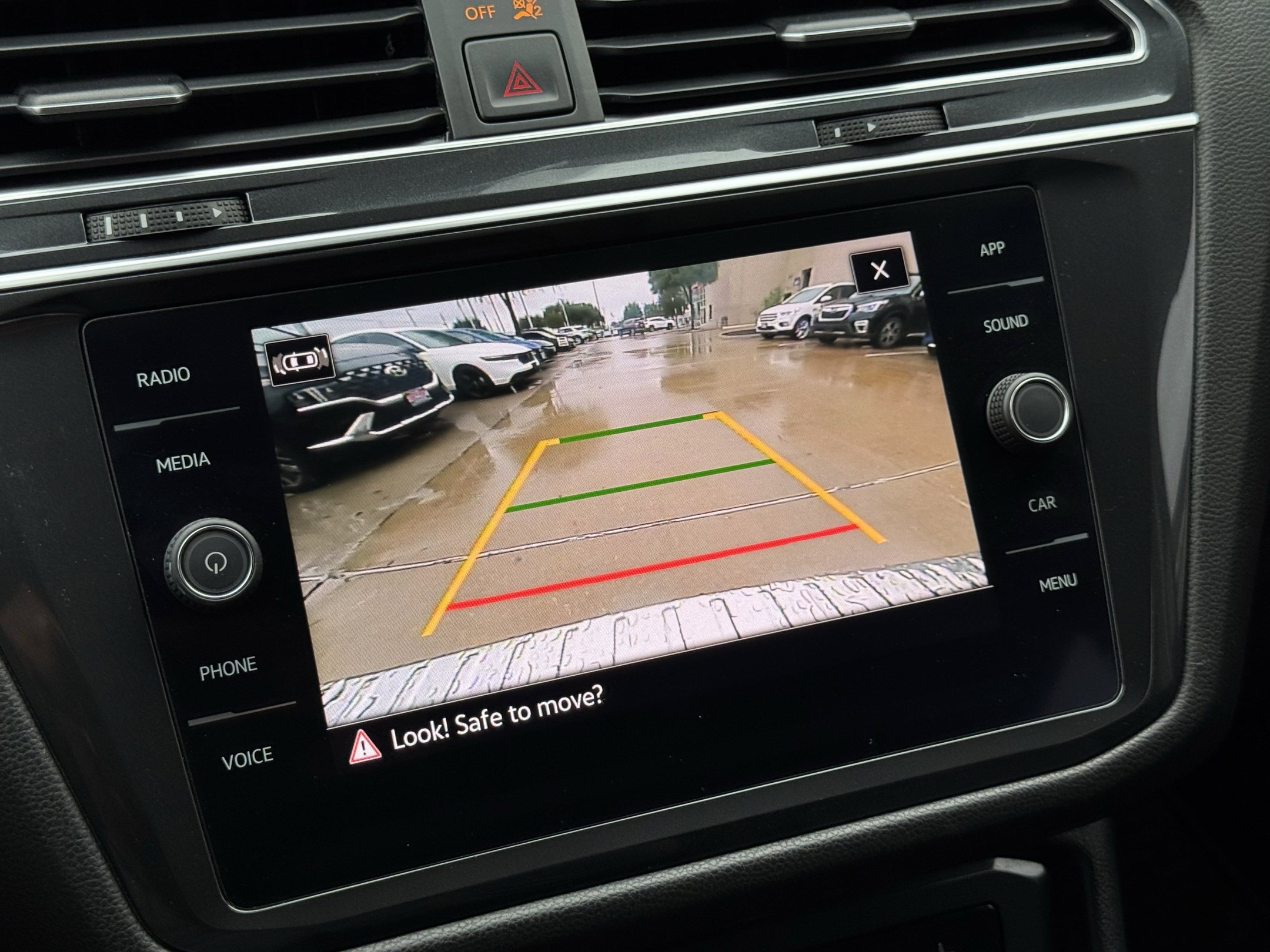 Used 2022 Volkswagen Tiguan SE FWD image 18