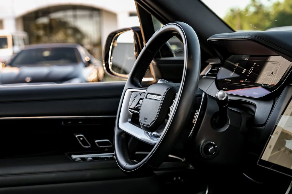 Used 2022 Land Rover Range Rover SE image 10