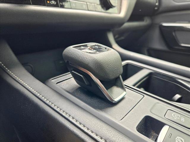 Used 2024 Nissan Pathfinder S FWD image 13