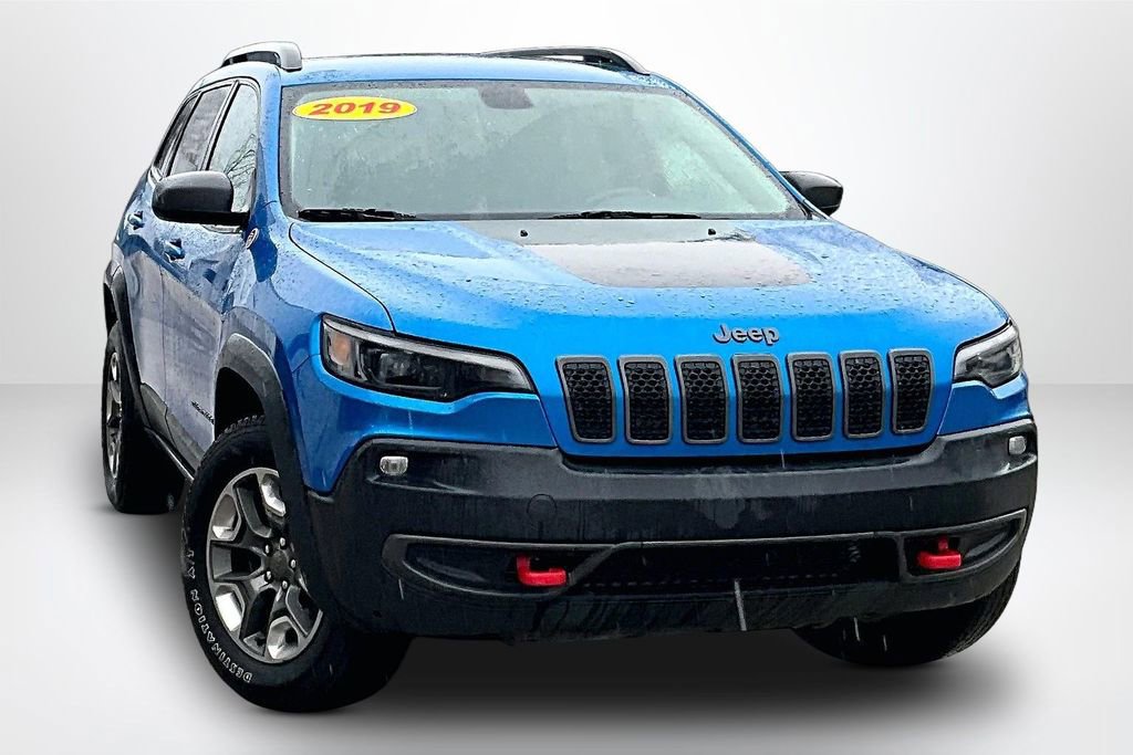 Used 2019 Jeep Cherokee Trailhawk w/ Cold Weather Group image 3
