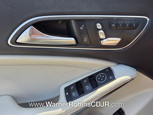 Used 2018 Mercedes-Benz CLA 250 4MATIC image 32