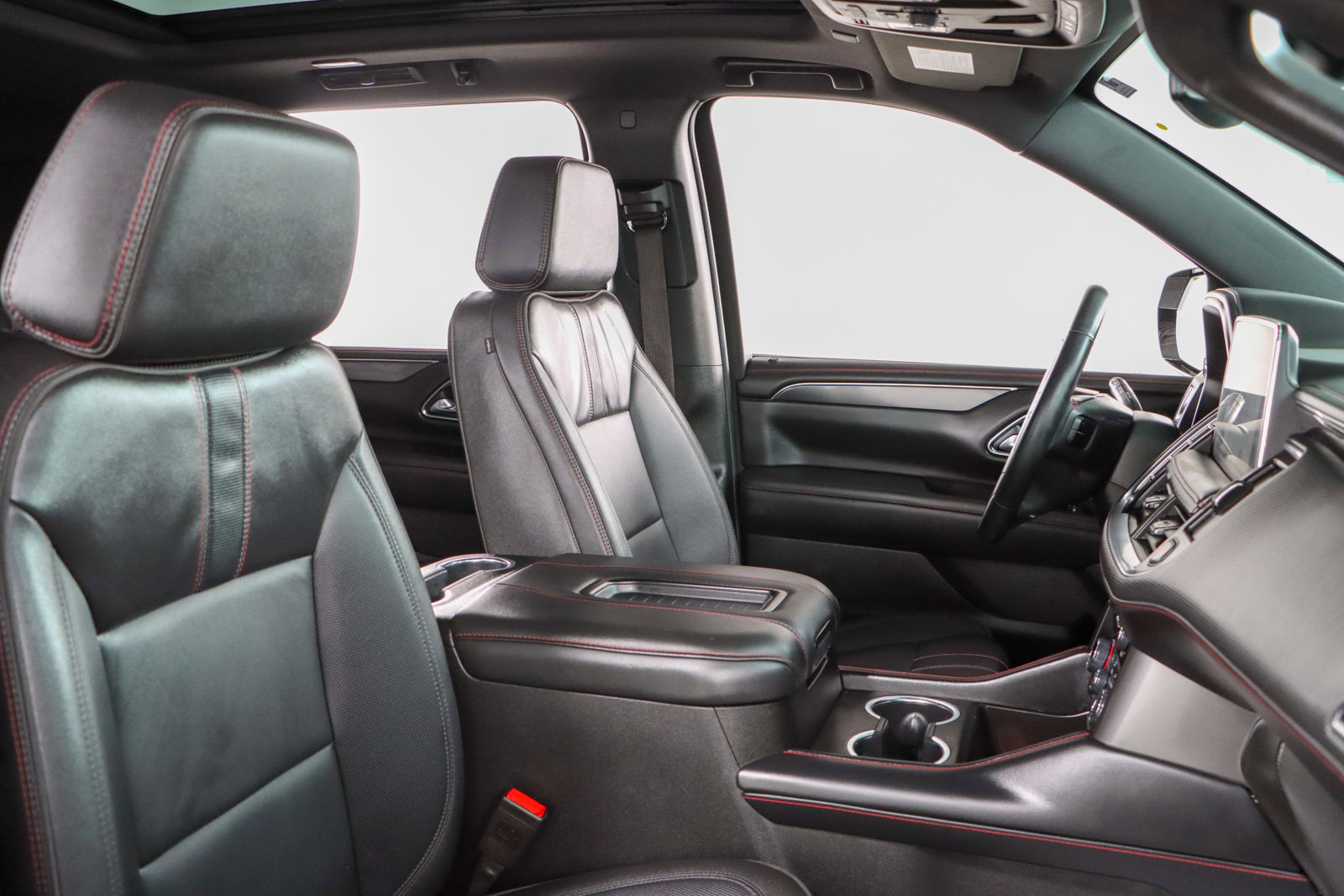 Used 2024 Chevrolet Suburban RST w/ Luxury Package image 31