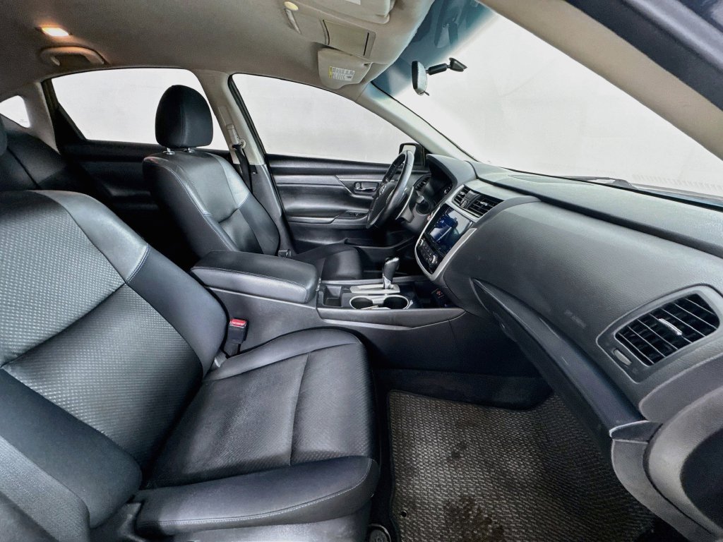 Used 2018 Nissan Altima 2.5 SR w/ Interior Lighting Package FWD image 33