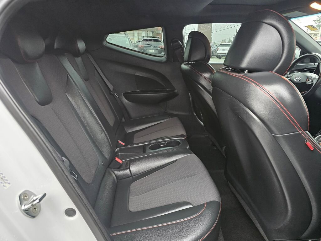 Used 2020 Hyundai Veloster Turbo image 13