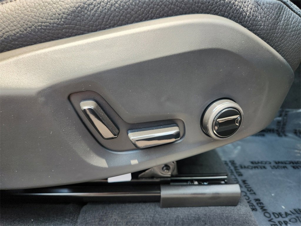 New 2025 Volvo XC60 B5 Plus w/ Protection Package Premier image 18