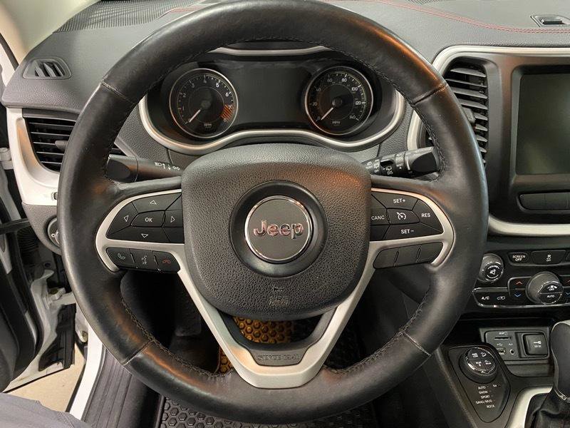 Used 2014 Jeep Cherokee Trailhawk w/ Comfort/Convenience Group image 14