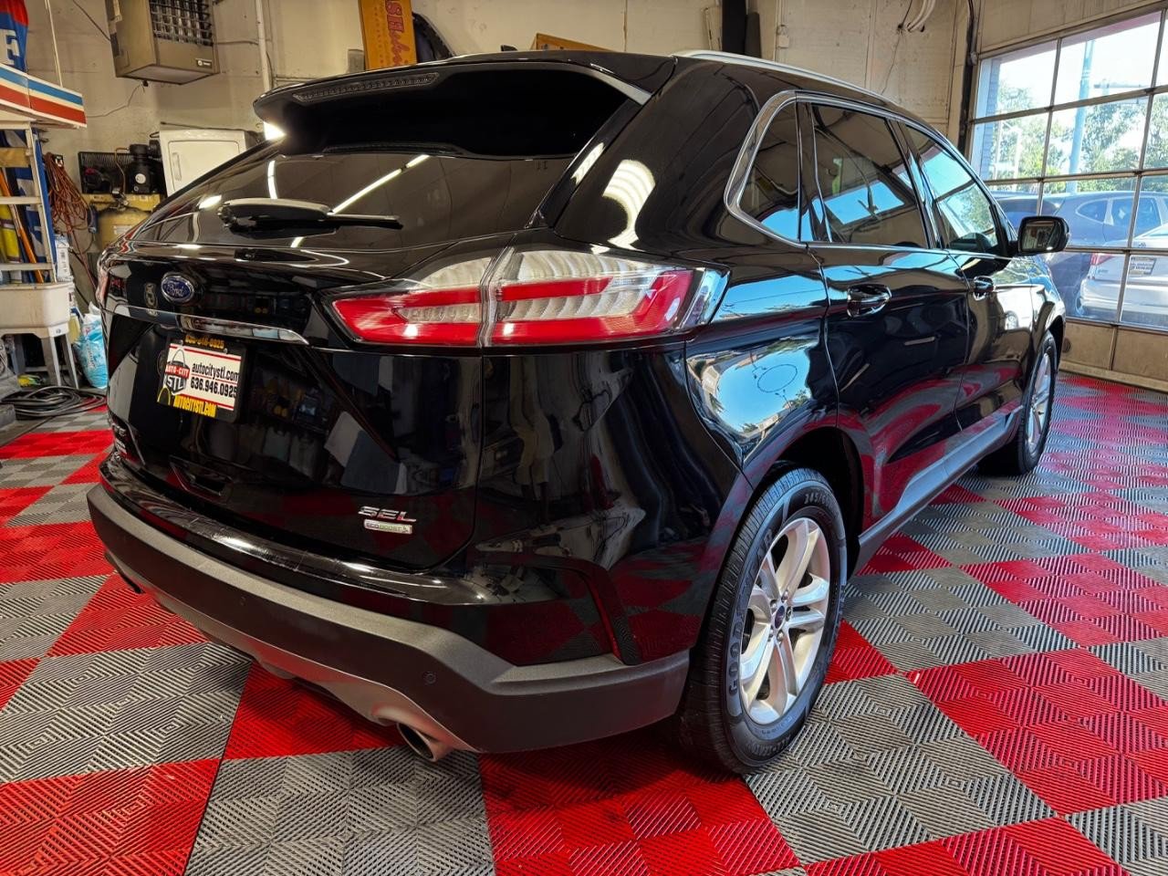Used 2020 Ford Edge SEL image 7