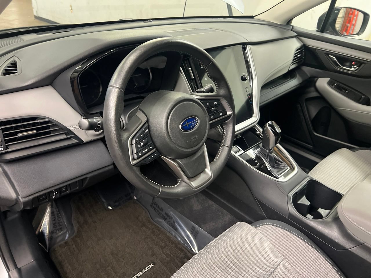 Used 2025 Subaru Outback Premium AWD/4WD image 12