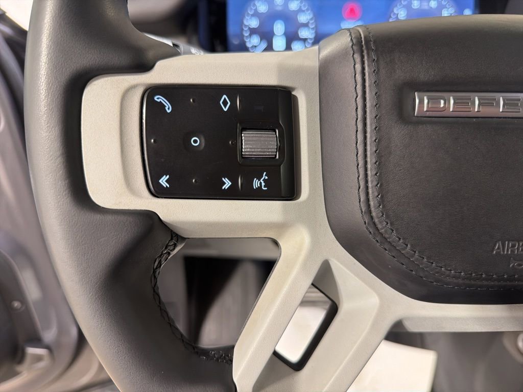 Used 2020 Land Rover Defender 110 HSE image 12