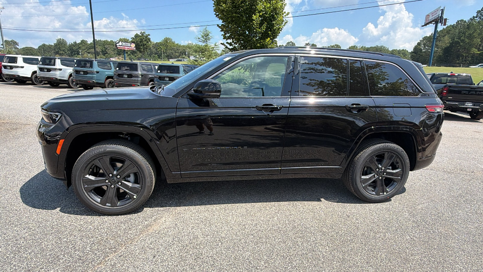 New 2027 Jeep Grand Cherokee Limited AWD/4WD image 11