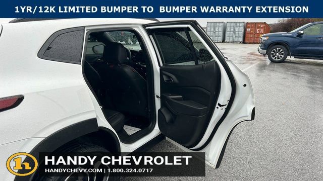 Certified 2025 Chevrolet Trax RS FWD image 36