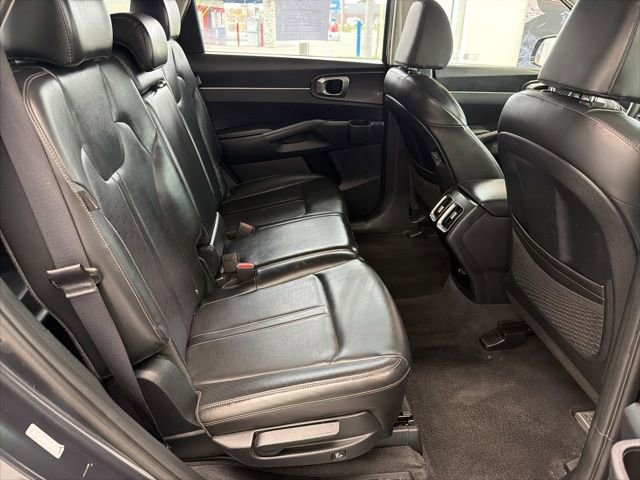 Used 2024 Kia Sorento S FWD image 11