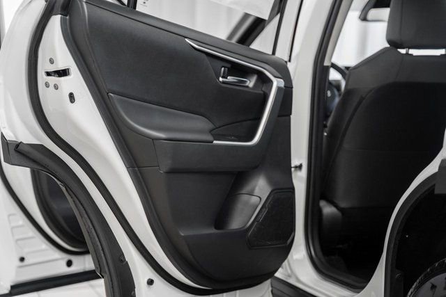 Used 2024 Toyota RAV4 XLE image 33