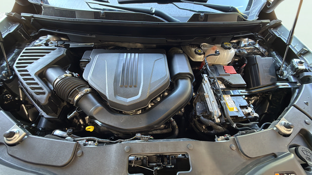 Used 2025 Chevrolet Traverse LT FWD image 30
