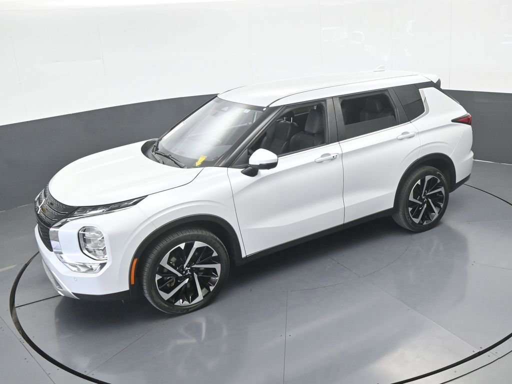 Used 2023 Mitsubishi Outlander SE image 55