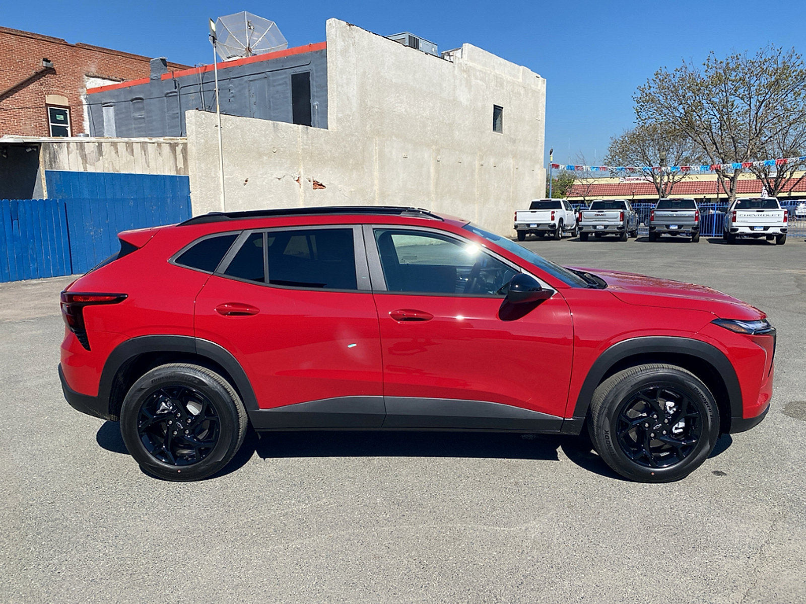 New 2026 Chevrolet Trax LT w/ Sunroof Package FWD image 5