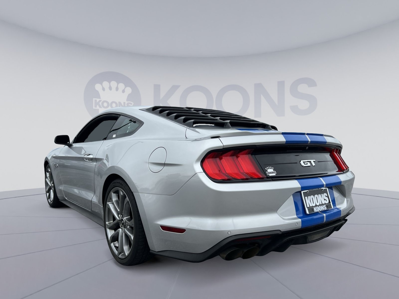 Used 2018 Ford Mustang GT Premium w/ Equipment Group 401A RWD image 4