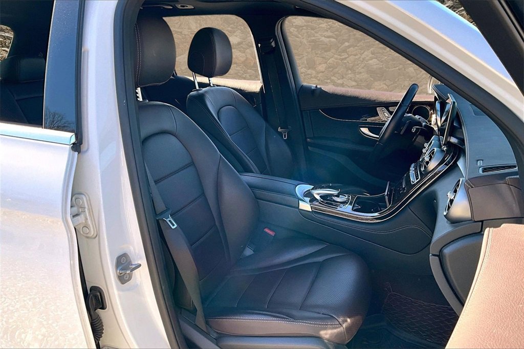 Used 2018 Mercedes-Benz GLC 300 4MATIC image 7