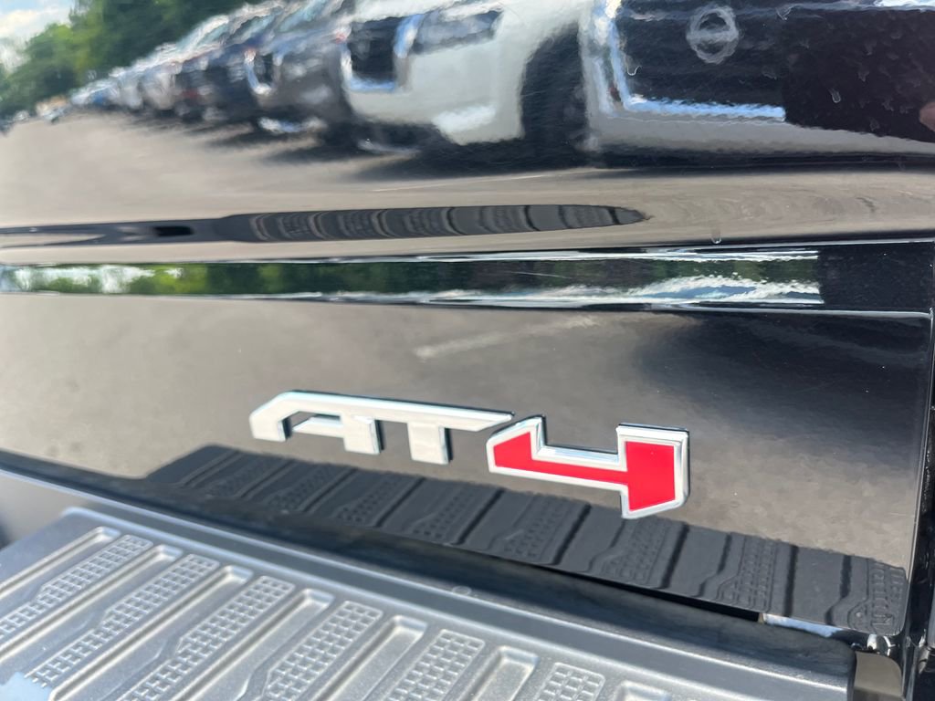 Used 2025 GMC Sierra 1500 AT4 w/ AT4 Premium Package AWD/4WD image 44