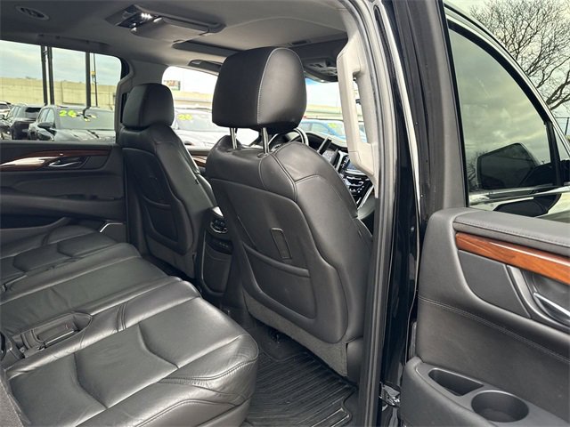 Used 2018 Cadillac Escalade Luxury image 17