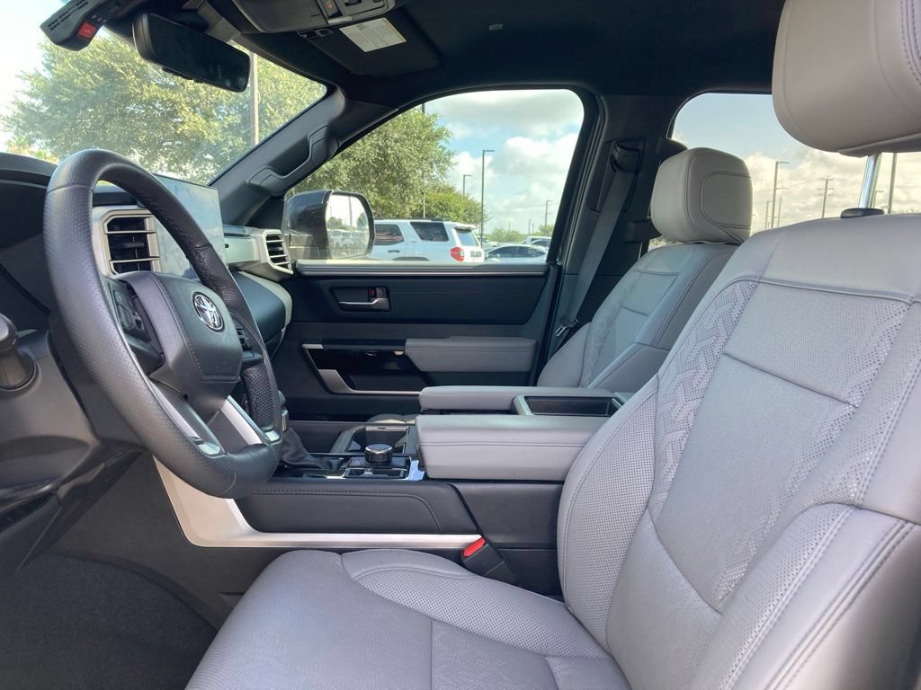 Used 2025 Toyota Tundra Limited AWD/4WD image 9