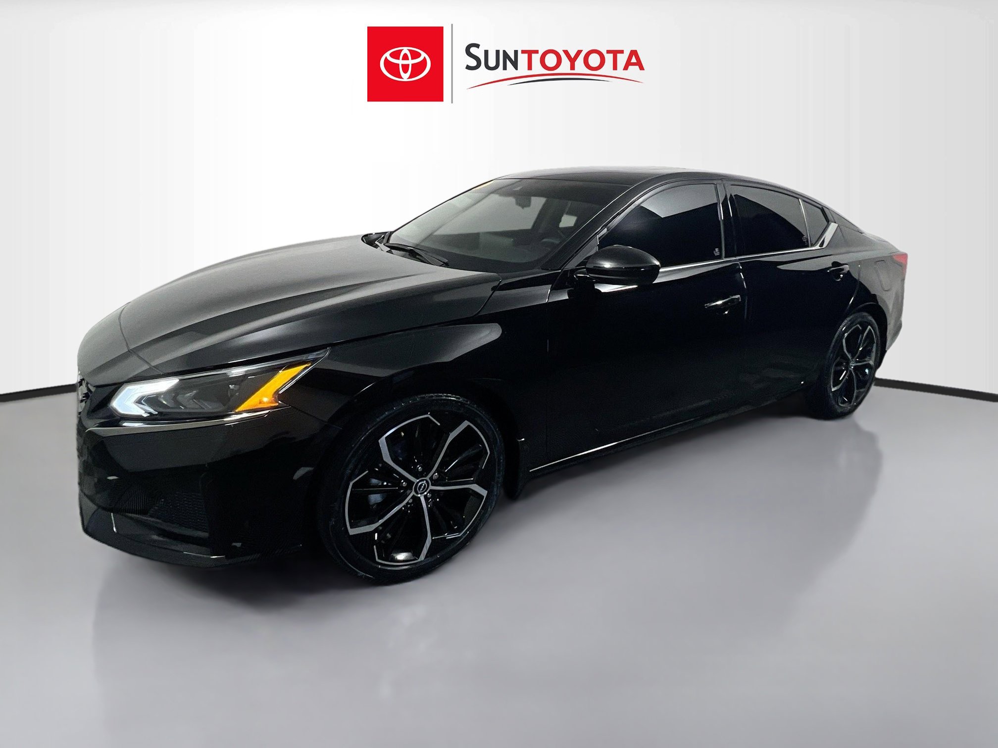 Used 2024 Nissan Altima 2.5 SR w/ SR Premium Package FWD image 9