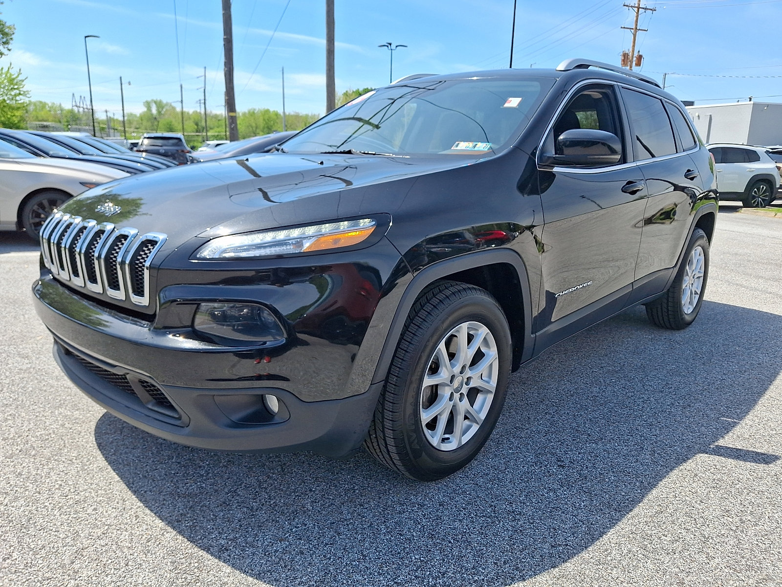 Used 2016 Jeep Cherokee Latitude w/ Safety/Convenience Group AWD/4WD video 3