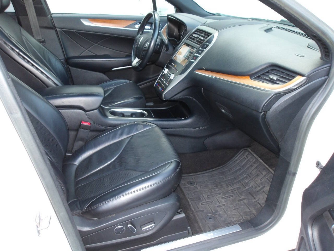 Used 2019 Lincoln MKC Reserve w/ MKC Climate Package FWD image 29