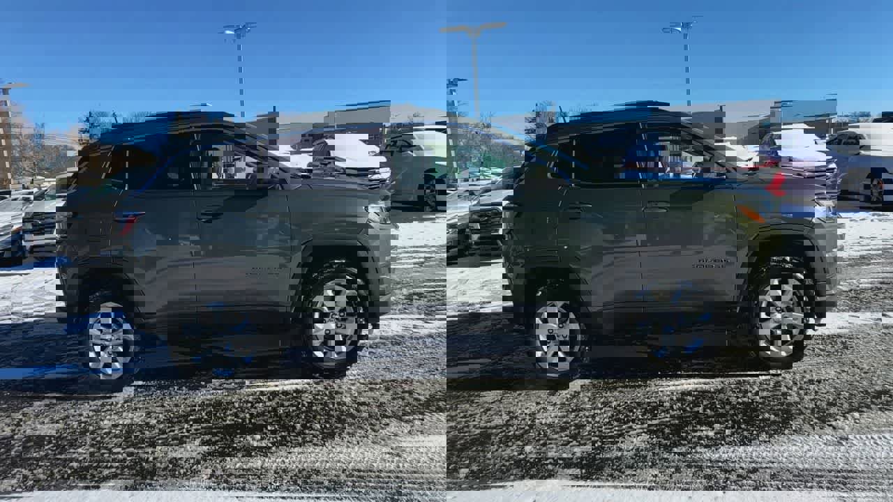 Used 2018 Jeep Compass Latitude w/ Cold Weather Group image 9